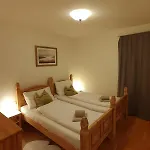 Eva 4 *